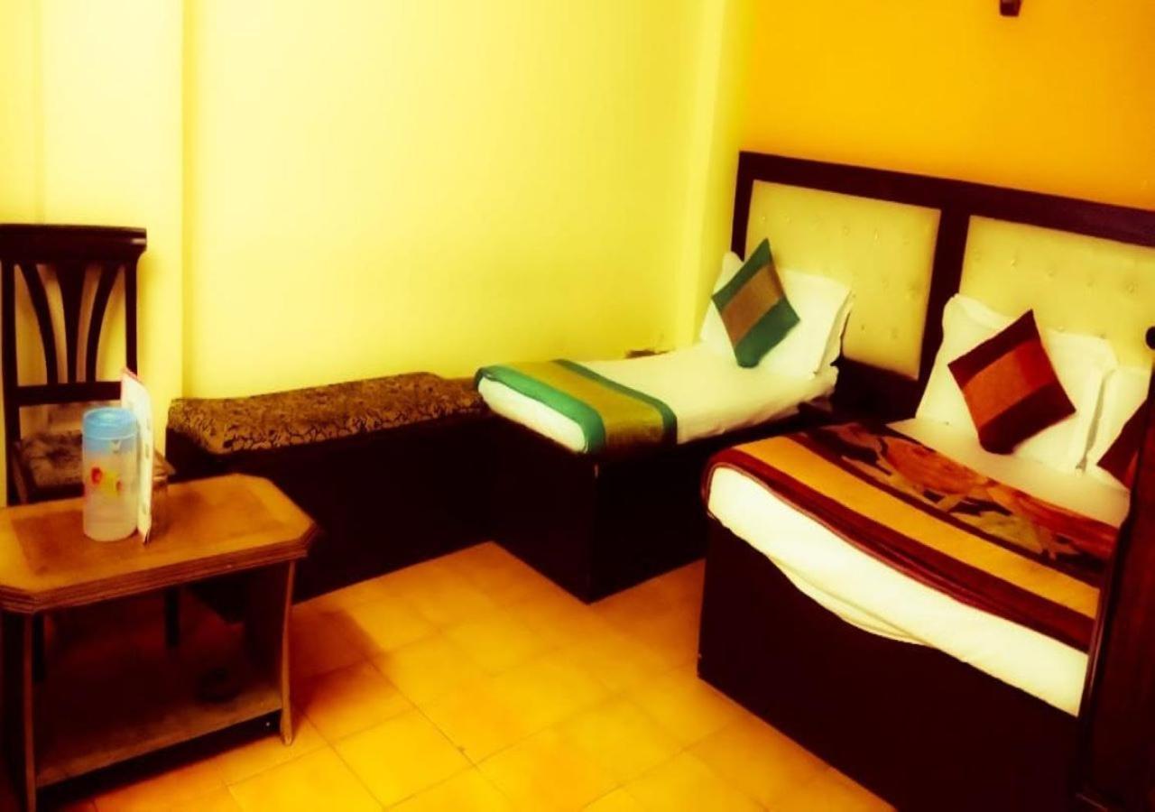 Hotel International Neelam Near New Delhi Railway Station Нью-Дели Экстерьер фото